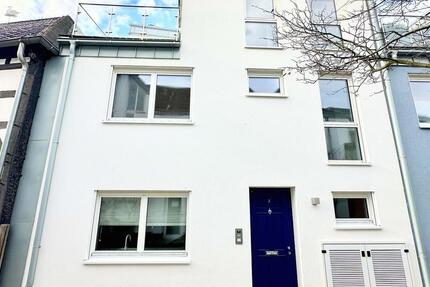Haus Hilden - 3 Zimmer, 122 m&sup2;, 2.340&euro; | Angebot:23459204