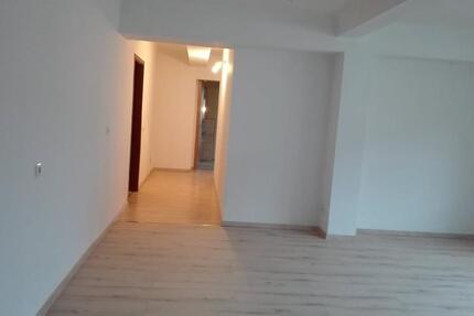 Wohnung Sankt Wendel - 5 Zimmer, 120 m&sup2;, 600&euro; | Angebot:26049471