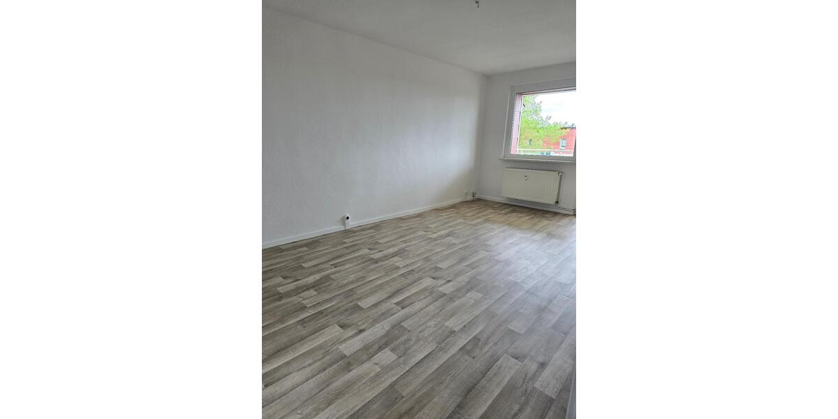 Etagenwohnung Stavenhagen - 3 Zimmer, 59 m&sup2;, 375&euro; | Angebot:24571306