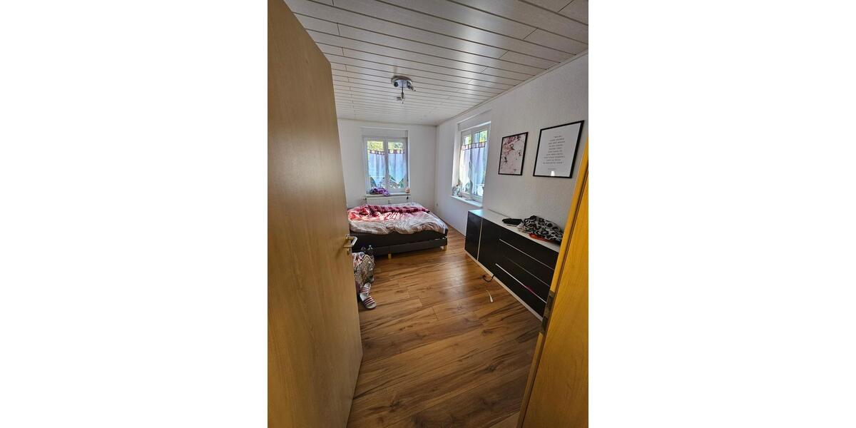Erdgeschoßwohnung Murrhardt - 5 Zimmer, 155 m&sup2;, 1.500&euro; | Angebot:26522055
