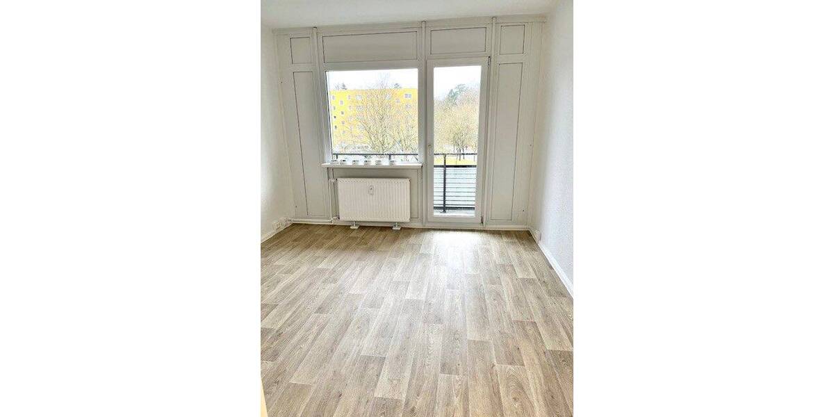 Etagenwohnung Schwerin Mueßer Holz - 4 Zimmer, 83 m&sup2;, 530&euro; | Angebot:26841861