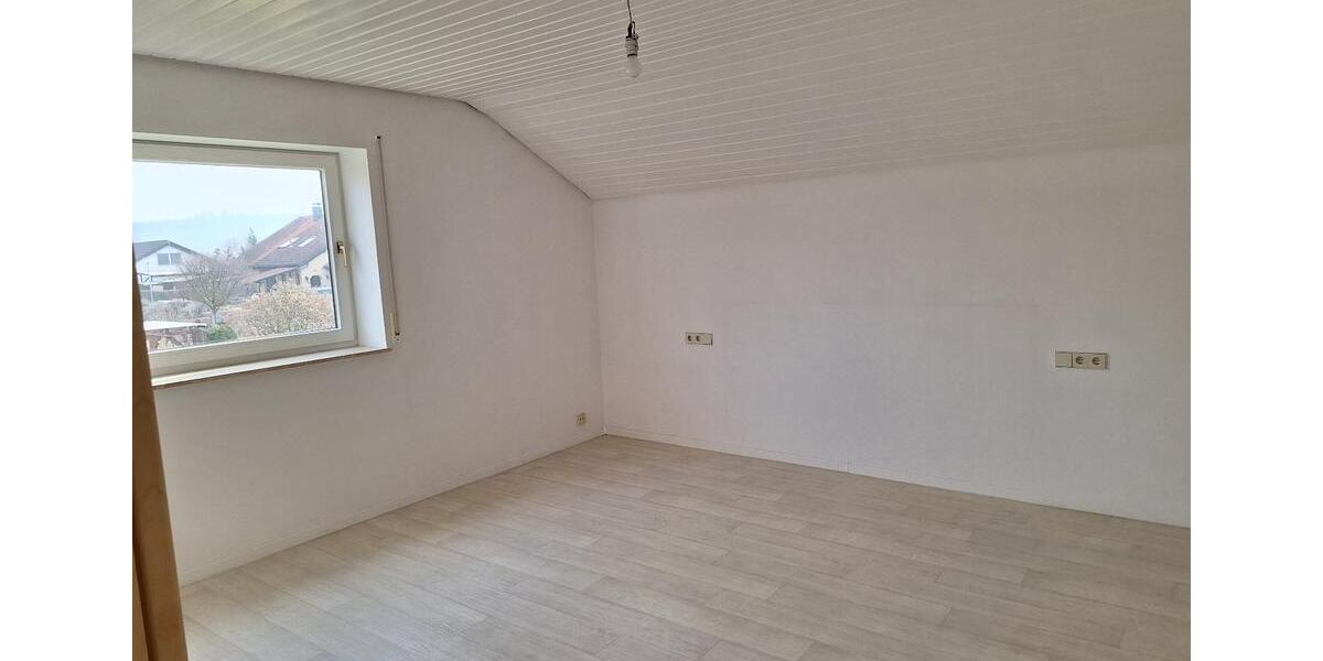 Etagenwohnung Crailsheim - 4 Zimmer, 96 m&sup2;, 1.040&euro; | Angebot:25512955
