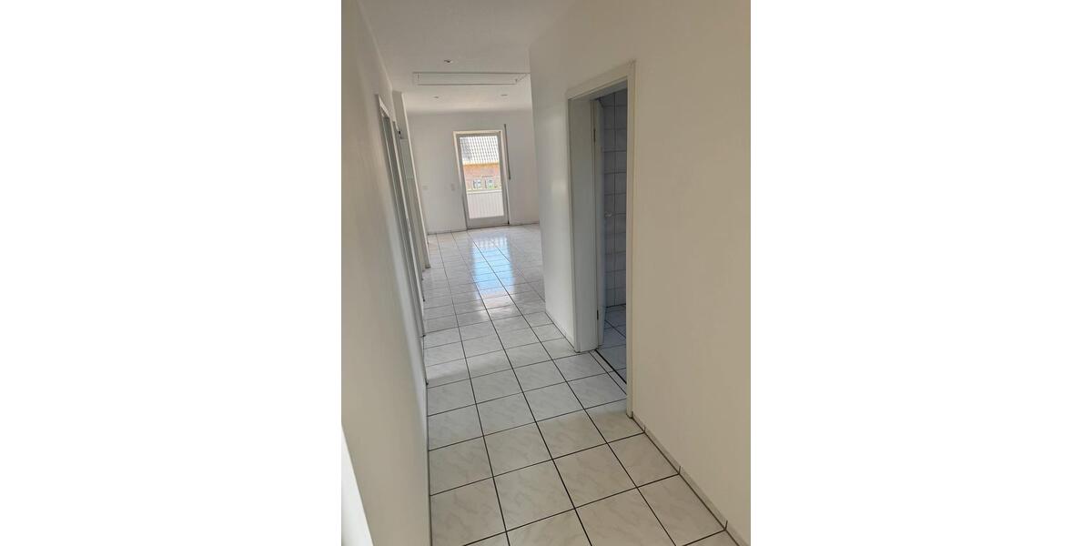 Dachgeschoßwohnung Lohne (Oldenburg) - 4 Zimmer, 140 m&sup2;, 1.100&euro; | Angebot:26698574