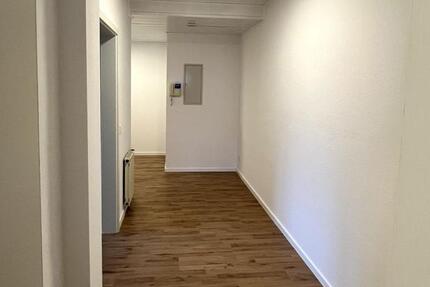 Oberhundem: 2-ZKB-Dachgeschosswohnung provisionsfrei zu vermieten (Terrasse mgl.) zimmer