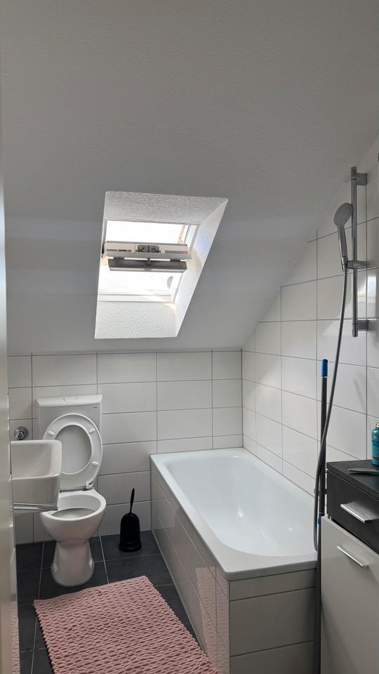13 qm Zimmer verfügbar in 4er WG in bester Lage, Essen-Dellwig