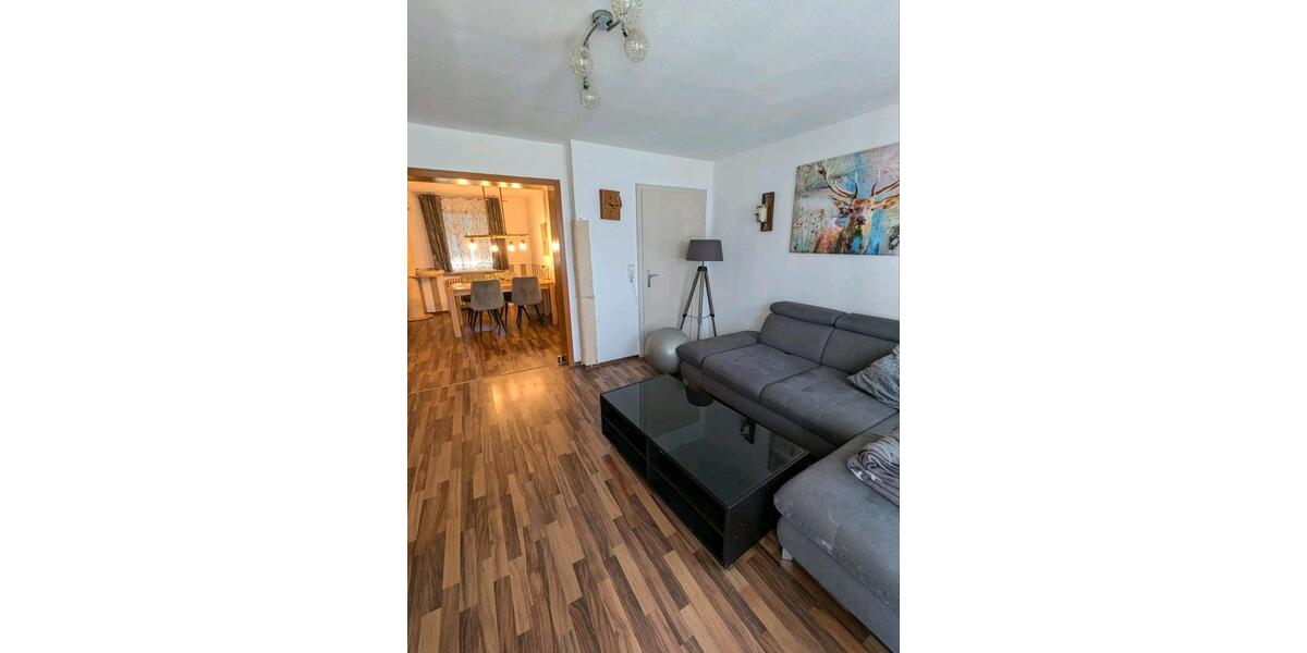 Erdgeschoßwohnung Bad Berneck im Fichtelgebirge - 4 Zimmer, 81 m&sup2;, 760&euro; | Angebot:24940909