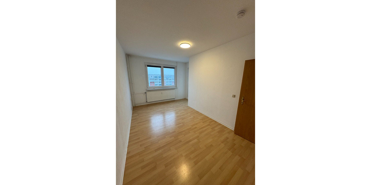 Wohnen auf Zeit Neubrandenburg - 1 Zimmer, 150 m&sup2;, 365&euro; | Angebot:25137078
