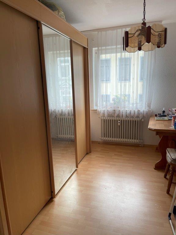 4 x Zimmer Wohnung, Küche, Bad, WC, Balkon, teilmöbliert