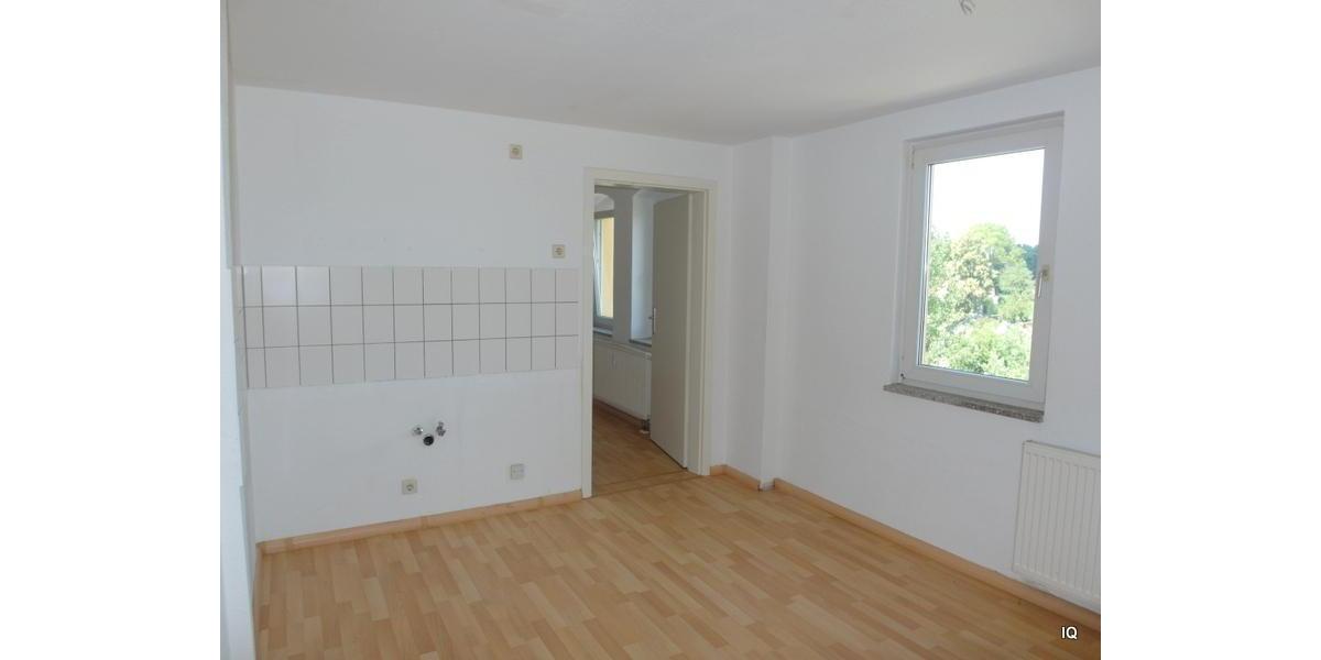 Dachgeschoßwohnung Limbach-Oberfrohna Oberfrohna - 3 Zimmer, 72 m&sup2;, 360&euro; | Angebot:25902838
