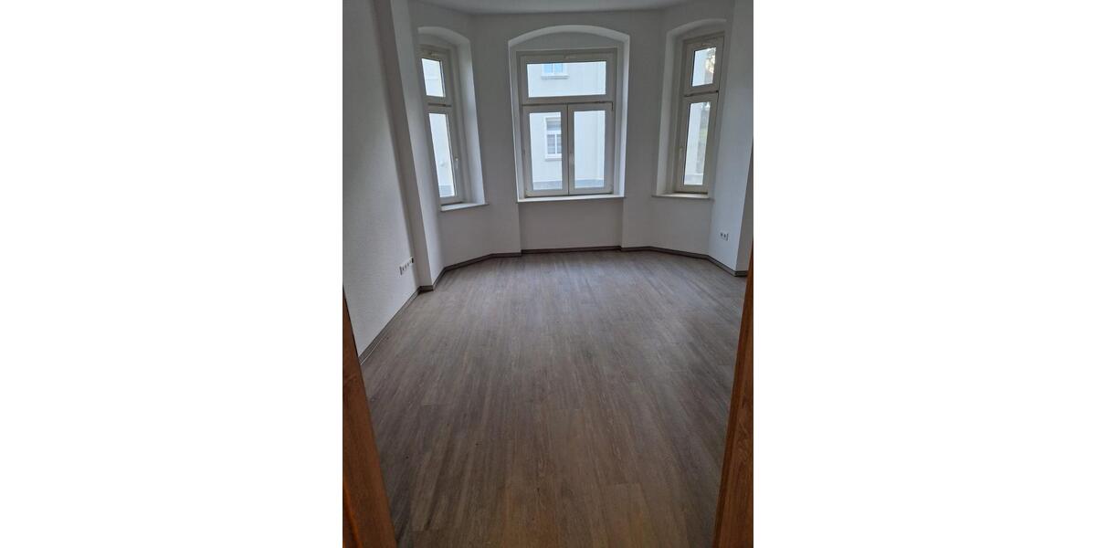 3 Zimmer Wohnung mit großem Balkon in Crimmitschau 3 zimmer