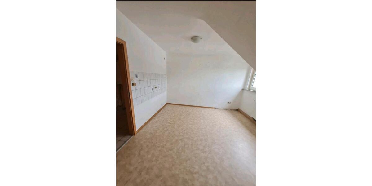 Dachgeschoßwohnung Niederfischbach - 3 Zimmer, 84 m&sup2;, 800&euro; | Angebot:24639748