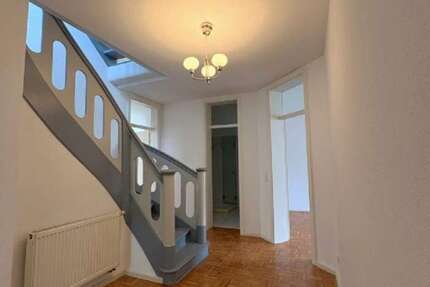 Haus Eltville - 7 Zimmer, 320 m&sup2;, 3.950&euro; | Angebot:26713070