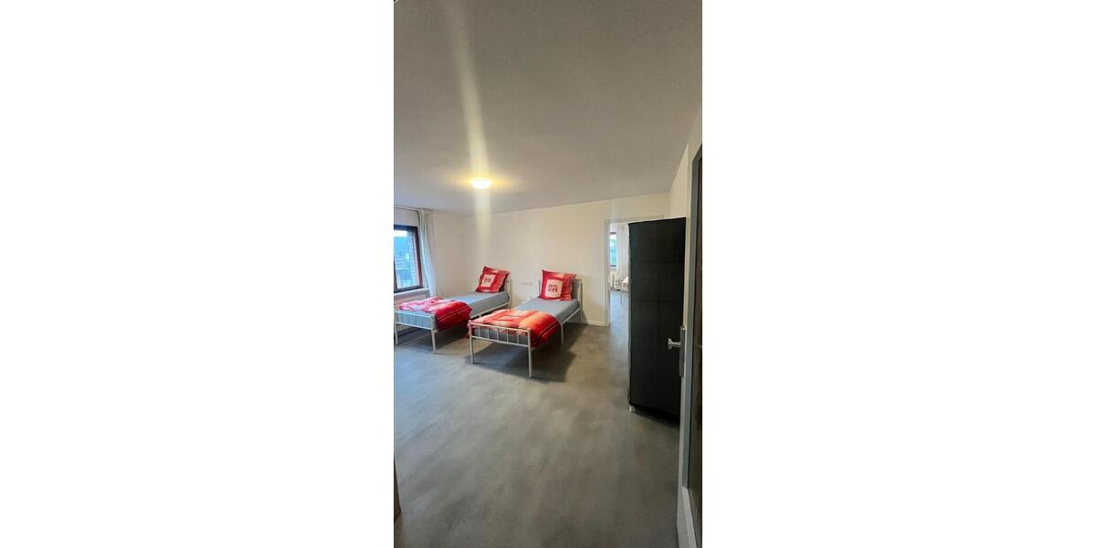 Wohnen auf Zeit Niederkassel - 8 Zimmer, 160 m&sup2;, 20&euro; | Angebot:23273600