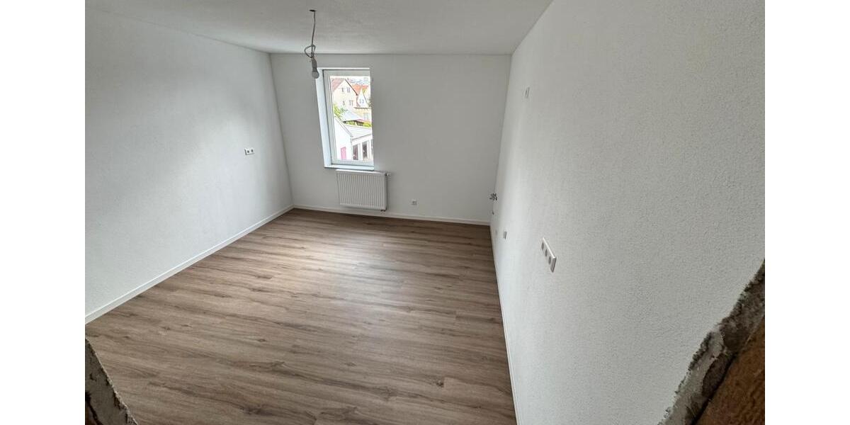 Etagenwohnung Hechingen - 5 Zimmer, 122 m&sup2;, 1.250&euro; | Angebot:26639135