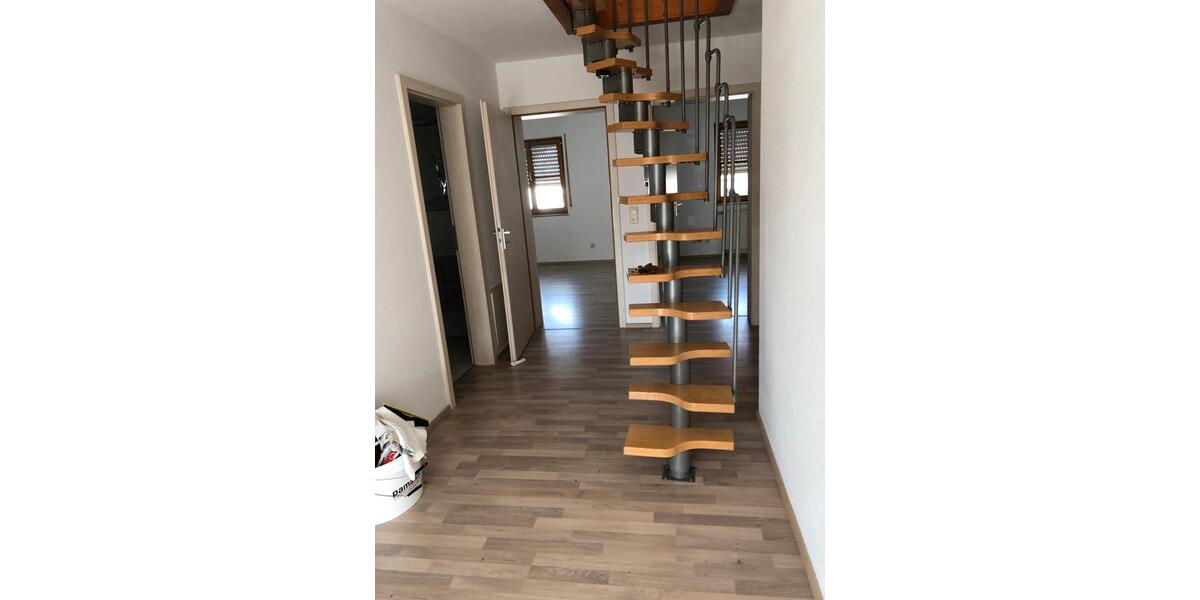 Dachgeschoßwohnung Pfullendorf - 3 Zimmer, 89 m&sup2;, 910&euro; | Angebot:26464813