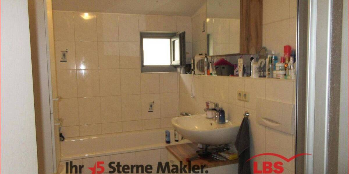Reihenmittelhaus Bad Herrenalb - 4 Zimmer, 108 m&sup2;, 1.300&euro; | Angebot:26569088