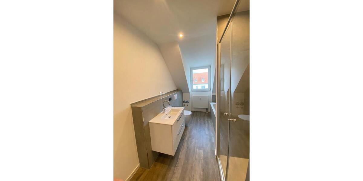 Moderne 2-Zimmer, EBK, neuem Bad, Balkon & Stellplatz 2 zimmer