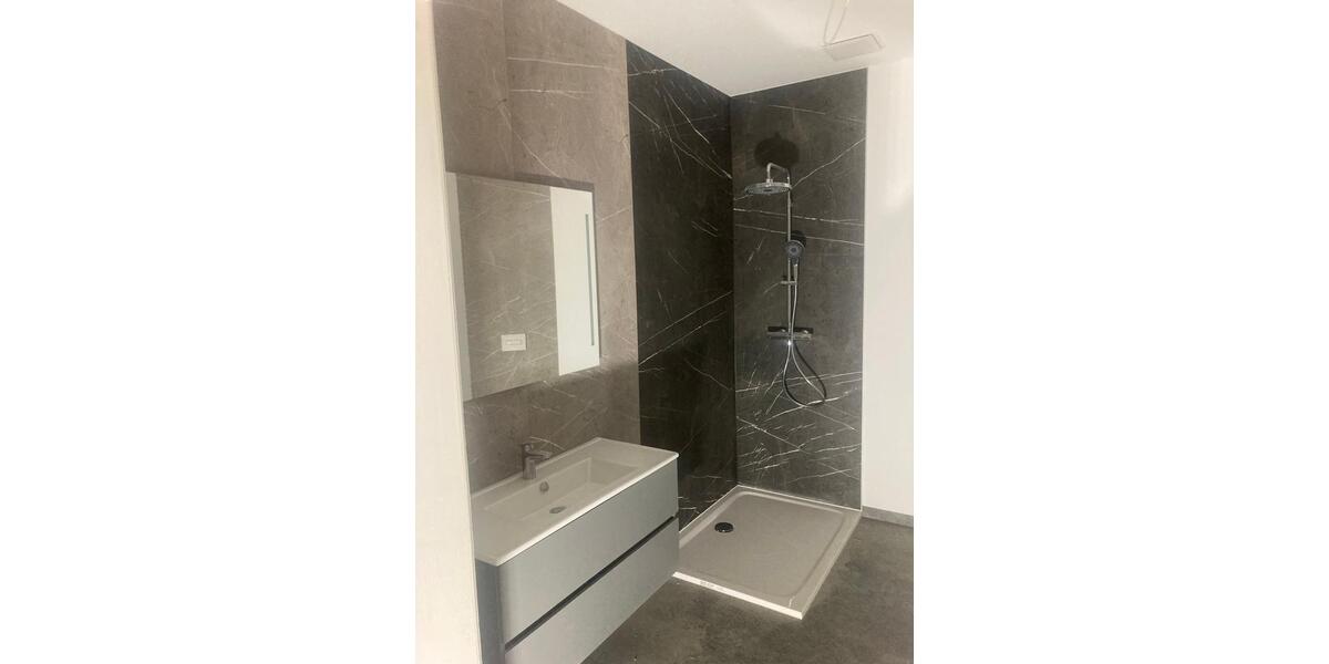Erdgeschoßwohnung Reichenbach im Vogtland - 3 Zimmer, 100 m&sup2;, 700&euro; | Angebot:26102377