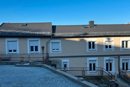 Kernsaniertes Haus mit 140 m² und 2 Stellplätzen zu vermieten 6 zimmer