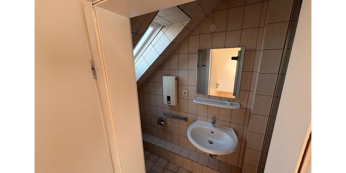 Dachgeschoßwohnung Rinteln - 4 Zimmer, 110 m&sup2;, 645&euro; | Angebot:26255722