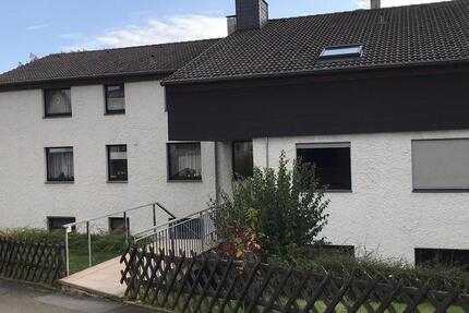 Schöne Süd-Terrassen-Wohnung direkt am Park + neue Küche + Parkplatz