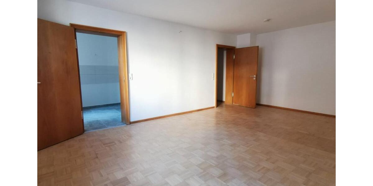 Etagenwohnung Deggendorf - 1 Zimmer, 37 m&sup2;, 400&euro; | Angebot:26560508