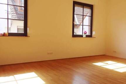 WG-Zimmer mit Einbauschrank in Hechtsheim inkl. W-Lan u.v.m. 1 zimmer