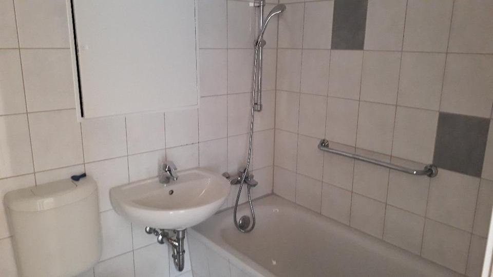 Etagenwohnung Bernburg (Saale) - 3 Zimmer, 71 m&sup2;, 389&euro; | Angebot:26146142