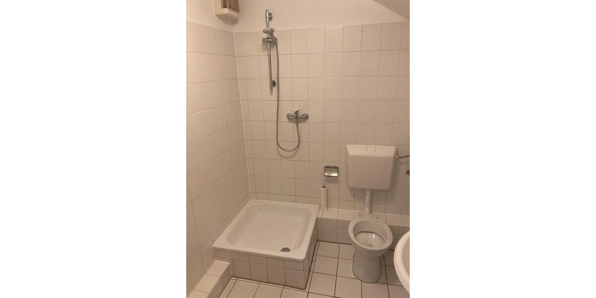 Dachgeschoßwohnung Eschweiler - 1 Zimmer, 23 m&sup2;, 250&euro; | Angebot:25844820