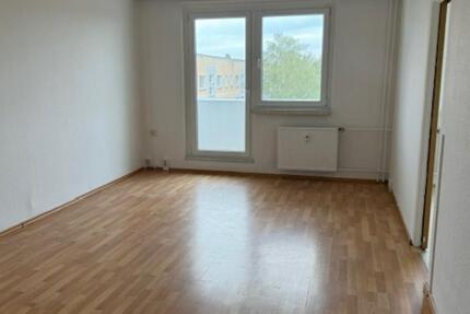 Wohnung Staßfurt - 4 Zimmer, 80 m&sup2;, 440&euro; | Angebot:17732122