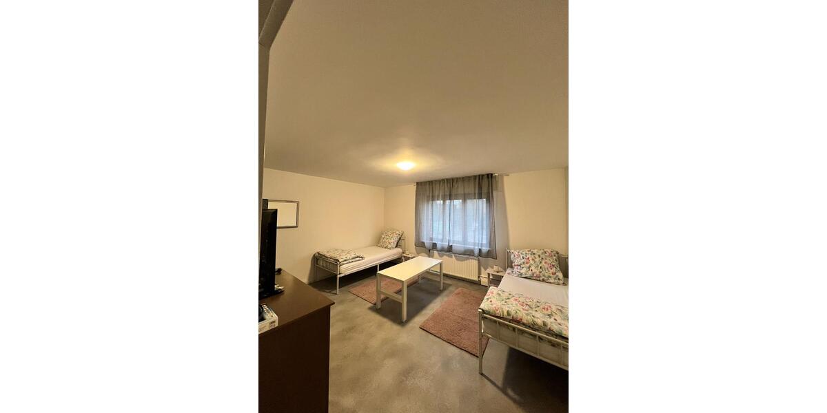 Wohnen auf Zeit Niederkassel - 8 Zimmer, 160 m&sup2;, 20&euro; | Angebot:23273600
