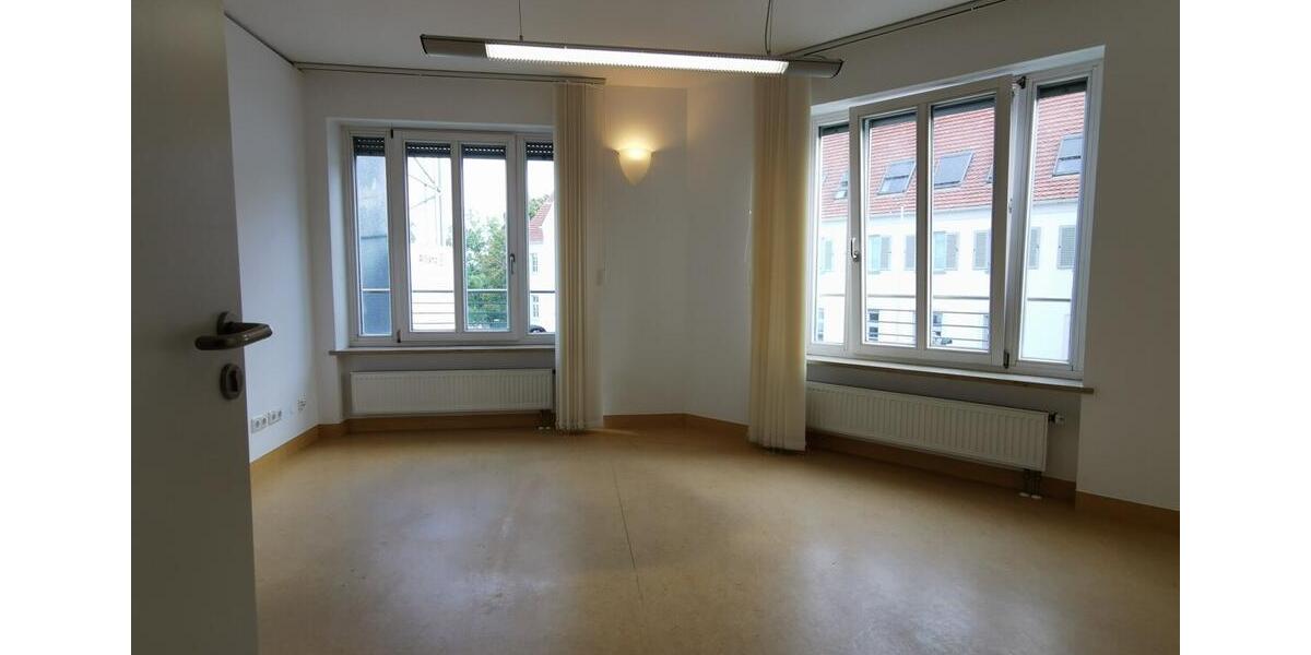 Gewerbeobjekt Landau an der Isar - 1.390&euro; | Angebot:22595278