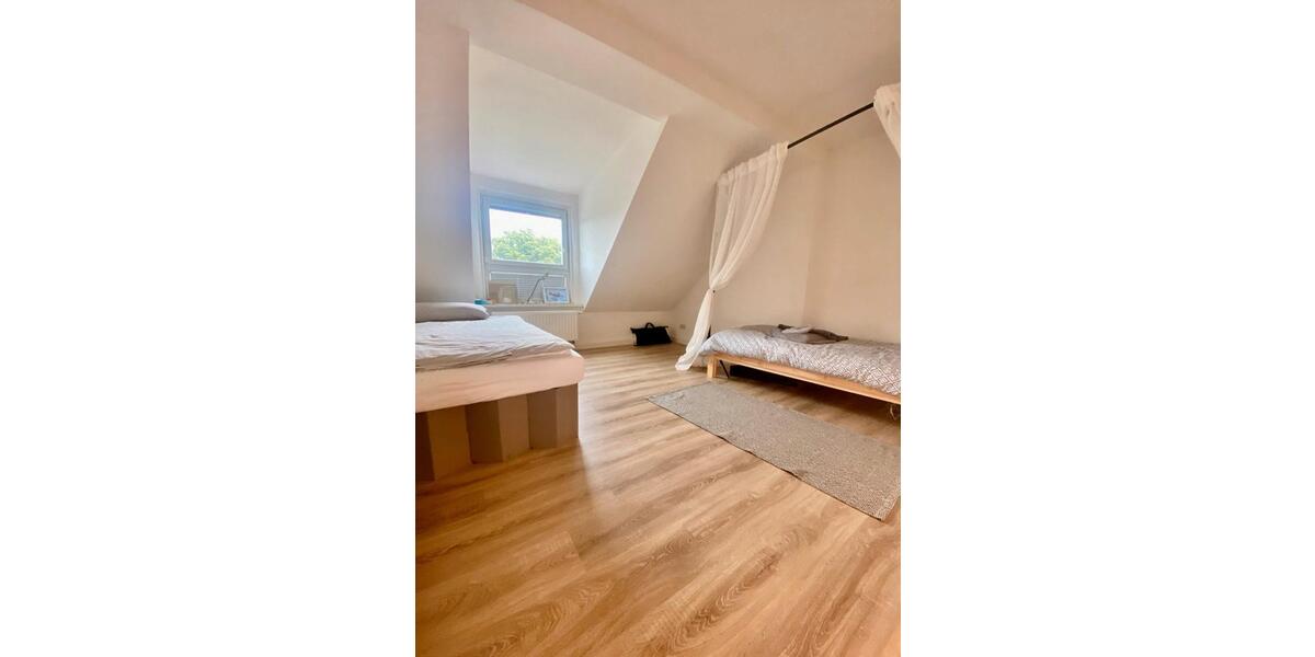 Dachgeschoßwohnung Schkeuditz - 3 Zimmer, 67 m&sup2;, 630&euro; | Angebot:26610629