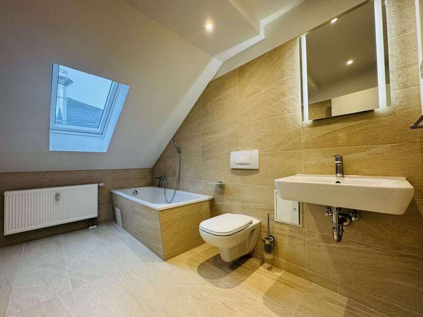 Wohnung zum Mieten in Chemnitz 450 € 77.65 m² 3 zimmer