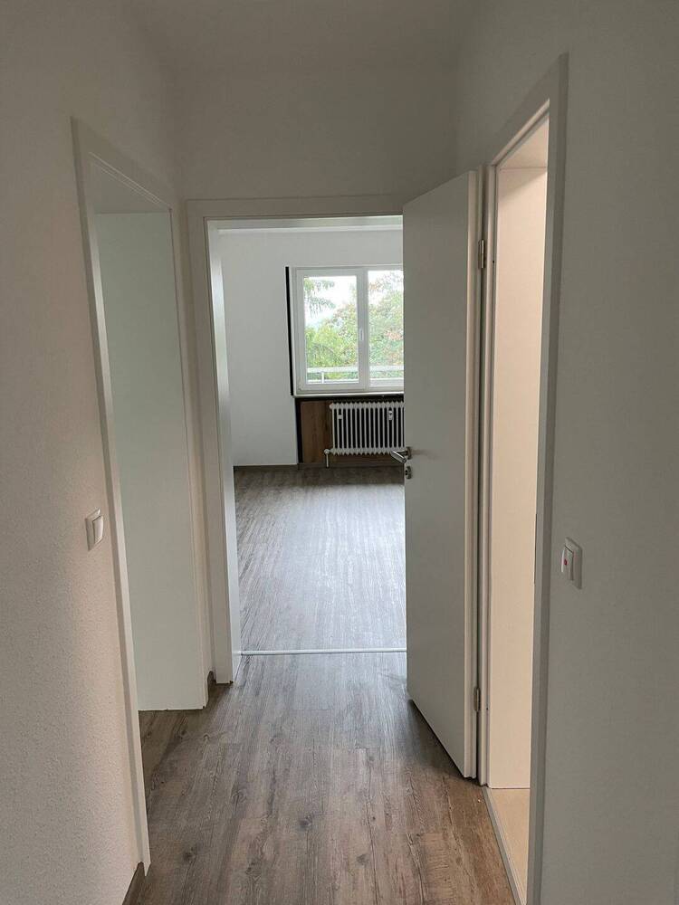 Komplett Renovierte 3 12 Zimmer Wohnung