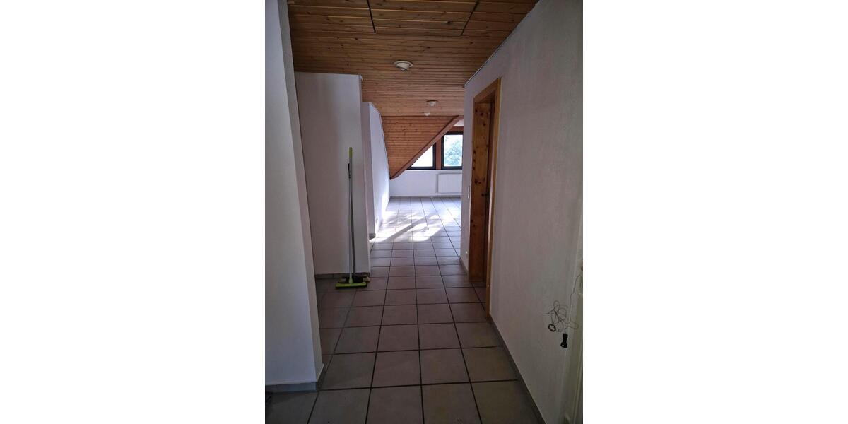 Dachgeschoßwohnung Waldaschaff - 3.5 Zimmer, 87 m&sup2;, 900&euro; | Angebot:24710642