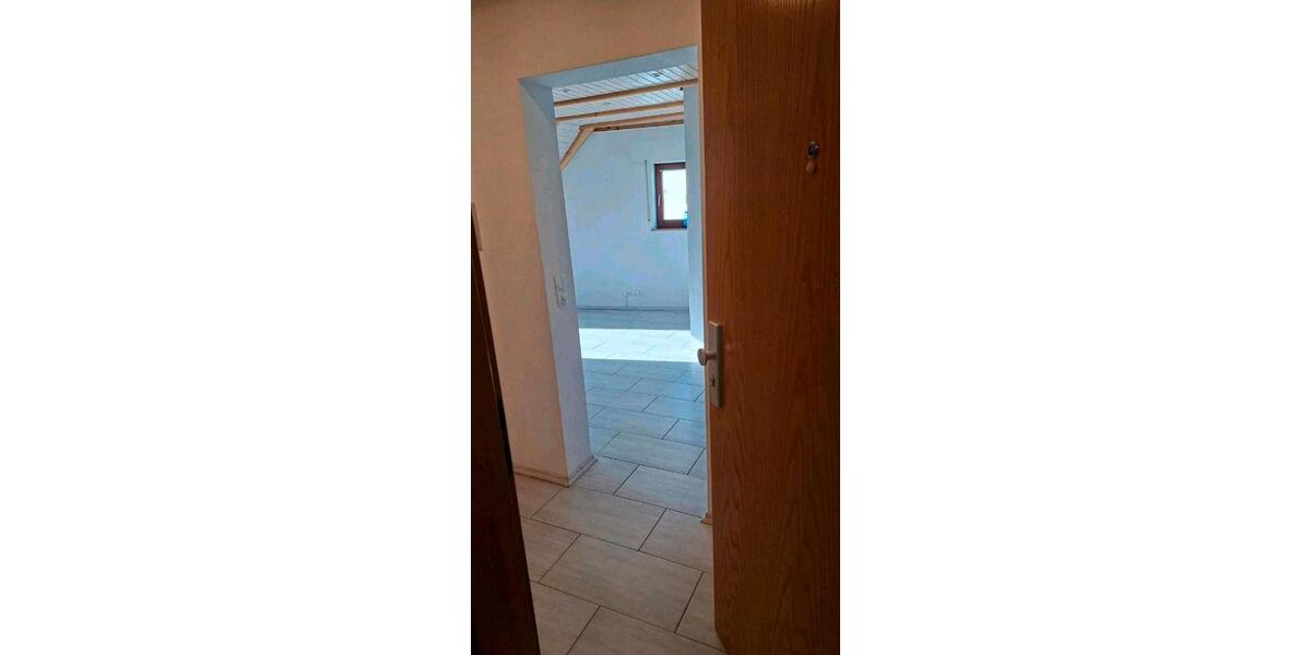 Dachgeschoßwohnung Niefern-Öschelbronn Öschelbronn - 1 Zimmer, 27 m&sup2;, 506&euro; | Angebot:26386630