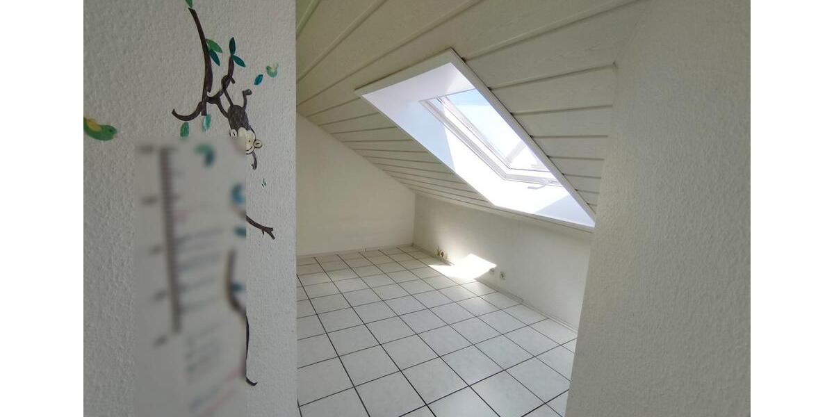 Dachgeschoßwohnung Neuenbürg - 3.5 Zimmer, 85 m&sup2;, 1.230&euro; | Angebot:26050720