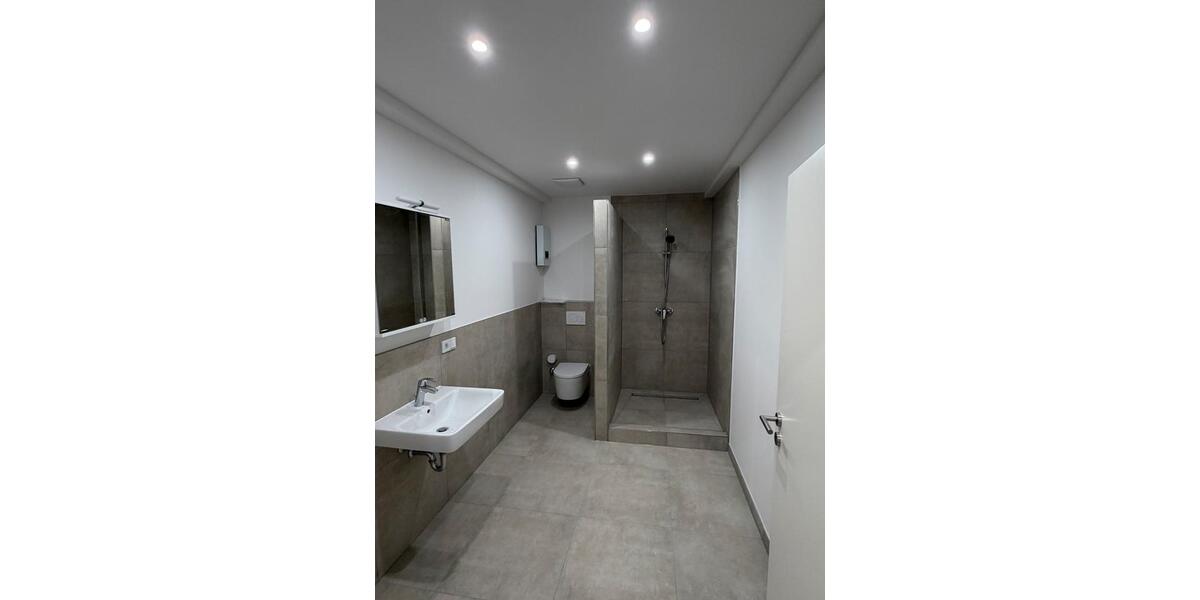 Etagenwohnung Mönchengladbach Süd - 4 Zimmer, 100 m&sup2;, 1.600&euro; | Angebot:26301714