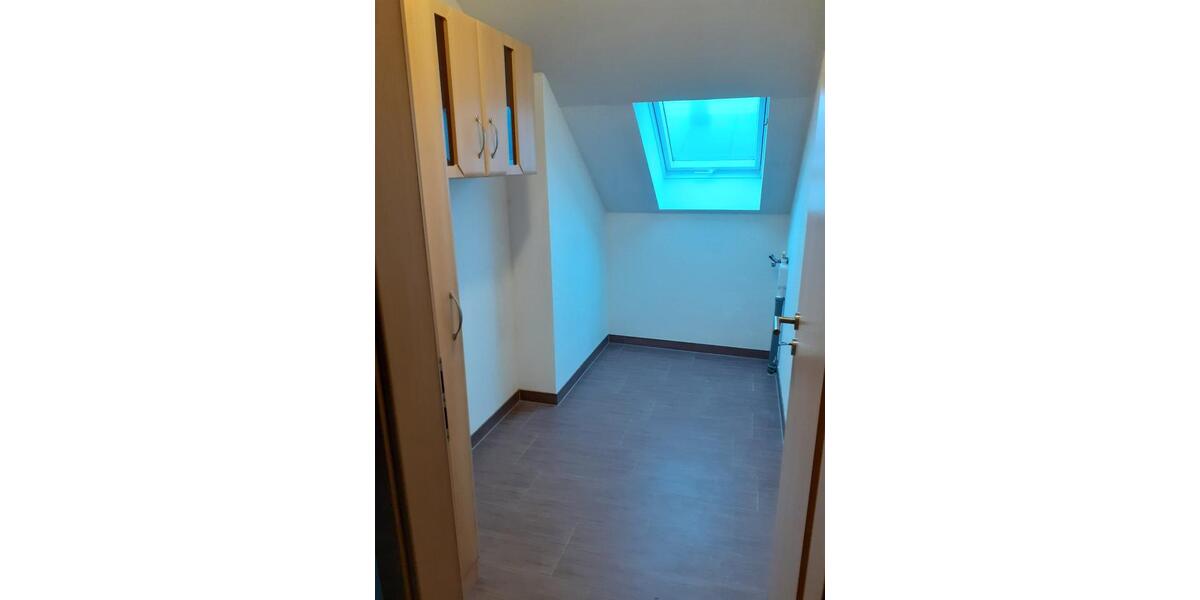 Dachgeschoßwohnung Gotha - 2 Zimmer, 37 m&sup2;, 350&euro; | Angebot:24563994