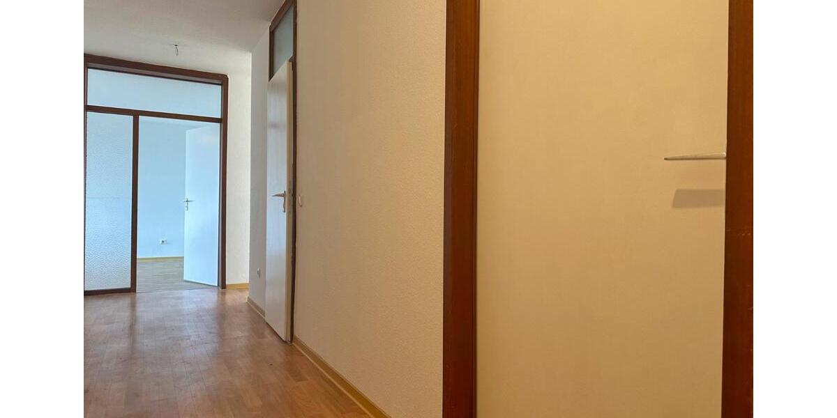 Helle 3-Zimmer-Wohnung mit Balkon - frisch renoviert - KDB 3 zimmer