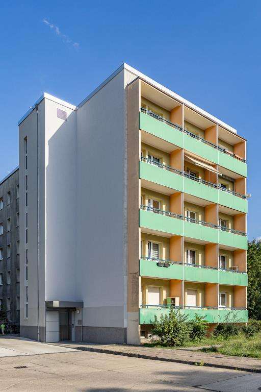 Wohnung zum Mieten in Brandenburg an der Havel 184,34 € 28.36 m²