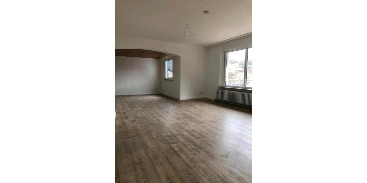 Etagenwohnung Blaustein - 4.5 Zimmer, 130 m&sup2;, 1.700&euro; | Angebot:25049712