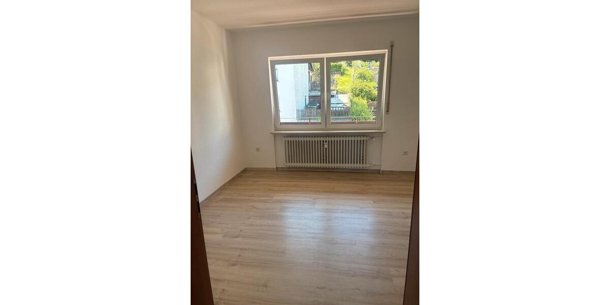 Etagenwohnung Queidersbach - 3 Zimmer, 85 m&sup2;, 600&euro; | Angebot:25892171
