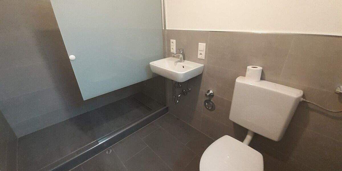 Etagenwohnung Regensburg Innenstadt - 2 Zimmer, 68 m&sup2;, 2.800&euro; | Angebot:25278977