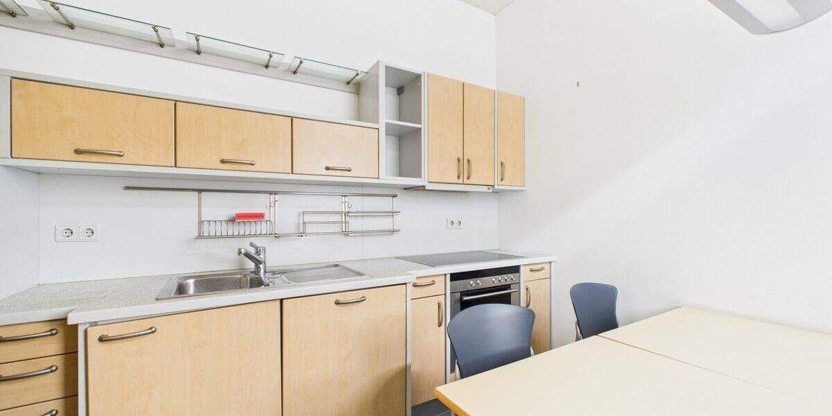 Gewerbeobjekt Regensburg / Prüfening Westenviertel - 8 Zimmer, 199 m&sup2;, 4.700&euro; | Angebot:25704935