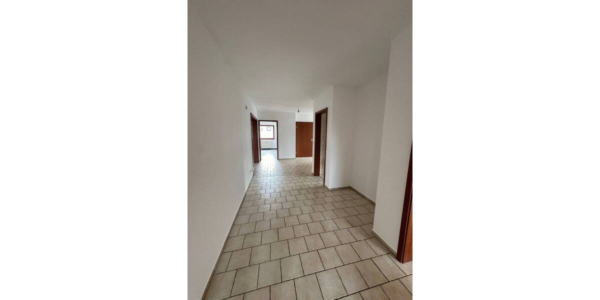 Etagenwohnung Puschendorf - 5 Zimmer, 134 m&sup2;, 1.200&euro; | Angebot:26486720