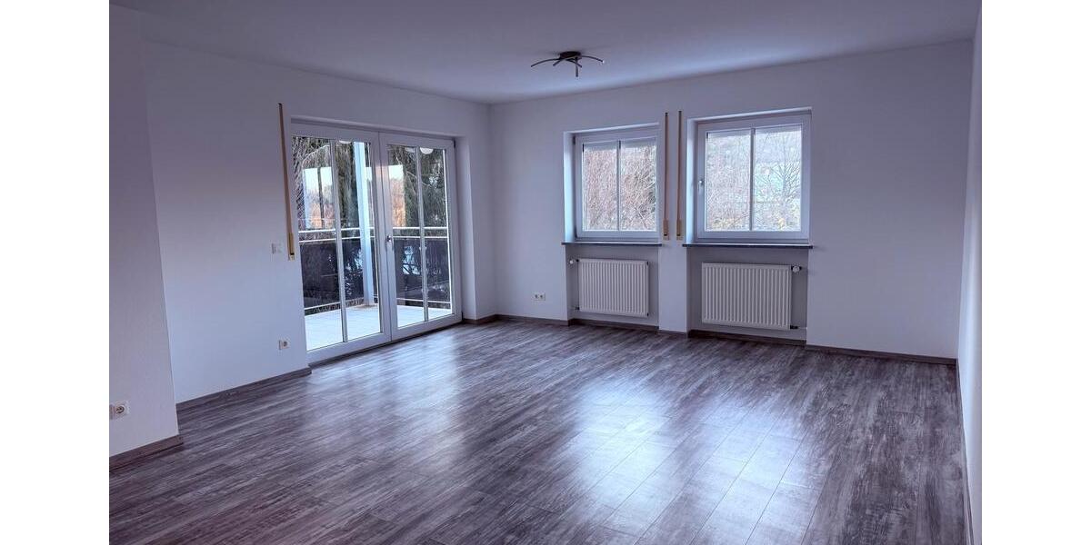 Etagenwohnung Chamerau - 3 Zimmer, 102 m&sup2;, 780&euro; | Angebot:26252425