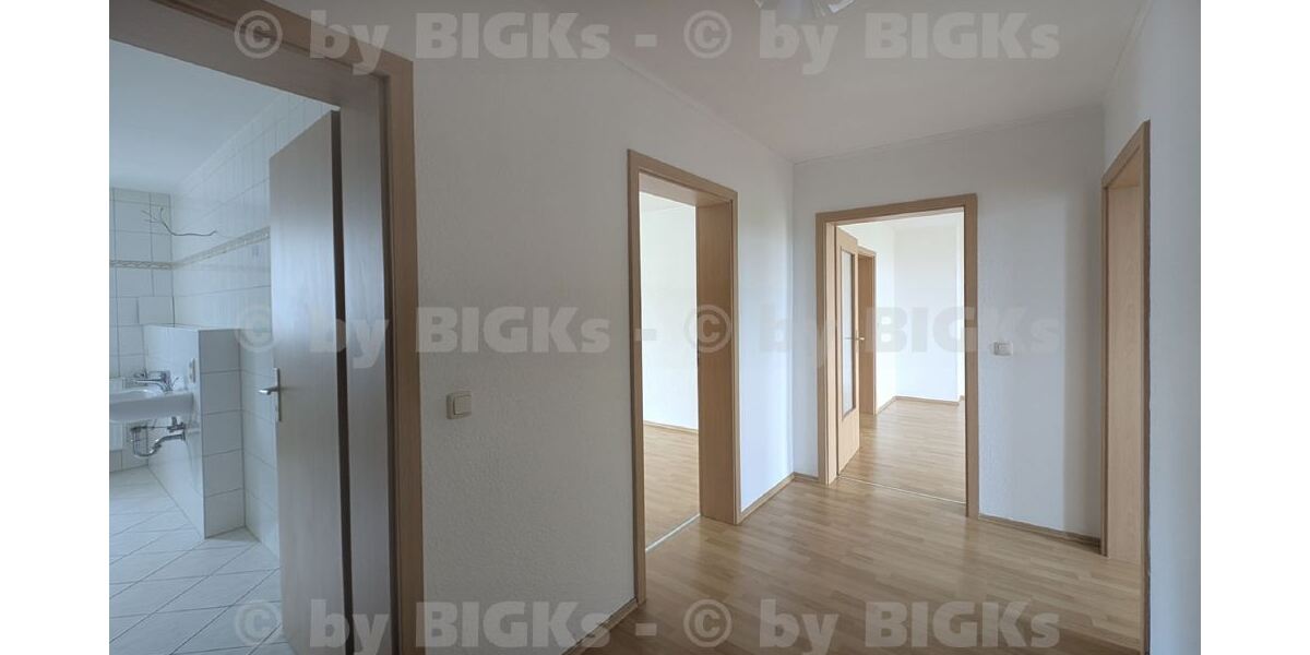BIGKs - Suhl-Leninring: FREIE AUSSICHT - 3 Raum Wohnung Suhl,sep.Küche,Dusch-Wannenbad, Balkon (-;) - Etagenwohnung Suhl Suhl Friedrich-Wolf-Straße | Angebot:27212620