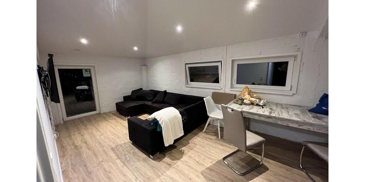 Wohnen auf Zeit Hilden - 7 Zimmer, 240 m&sup2;, 505&euro; | Angebot:24802444